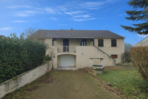 Maison familiale de 124 m² avec sous-sol complet SAINT VALLIER (71)