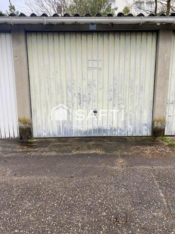 Box fermé ! Pour véhicule ou stockage !!