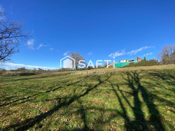 A MONTPALACH, vaste terrain à bâtir prêt à être viabilisé.