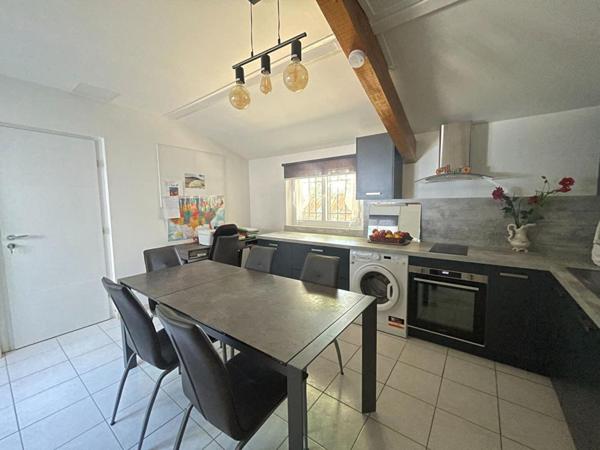 Villa de plain-pied 126 m² avec appartement à Deaux
