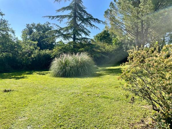 Villa de plain-pied 126 m² avec appartement à Deaux