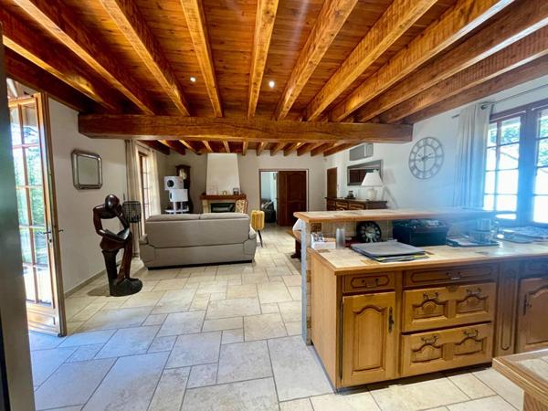 Villa de plain-pied 126 m² avec appartement à Deaux