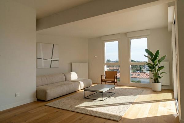 Appartement T4 - Triple exposition - Terrasse - Parking - Livré