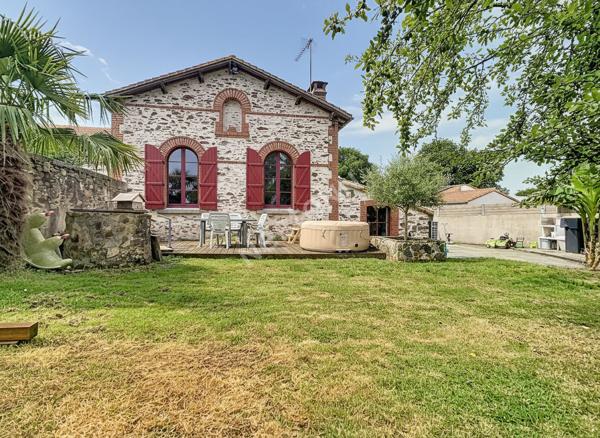 Maison en pierre à vendre sur Tillières