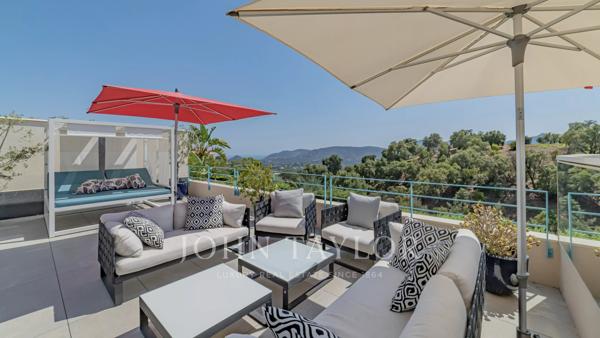 Exclusivité - Appartement duplex vue mer