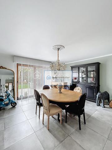 Maison traditionnelle de 345 m²