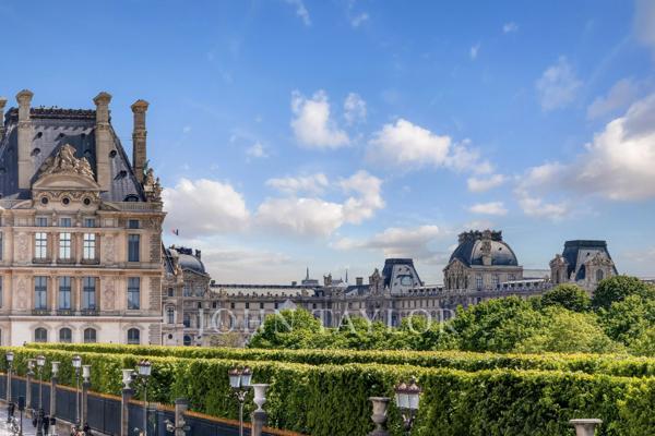 Appartement unique à Paris avec vues sur le Louvre et la Tour Eiffel