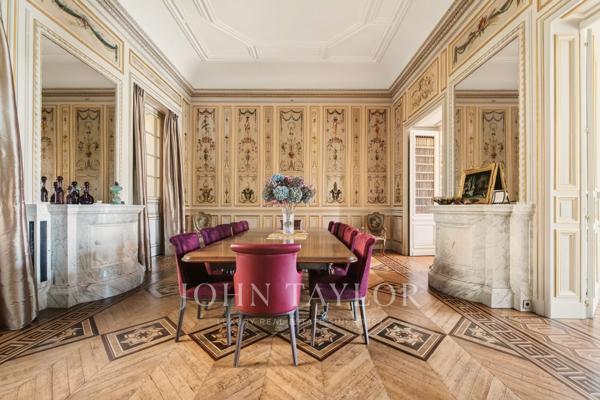 Appartement unique à Paris avec vues sur le Louvre et la Tour Eiffel