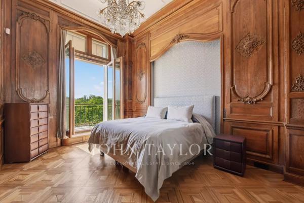 Appartement unique à Paris avec vues sur le Louvre et la Tour Eiffel
