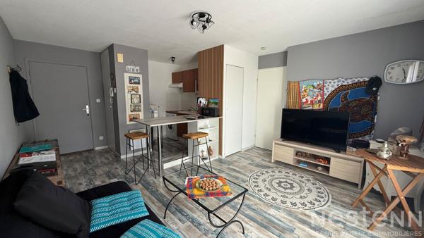 SEULEMENT CHEZ NESTENN ? Appartement T2 sans travaux, avec balcon, parking et résidence sécurisée
