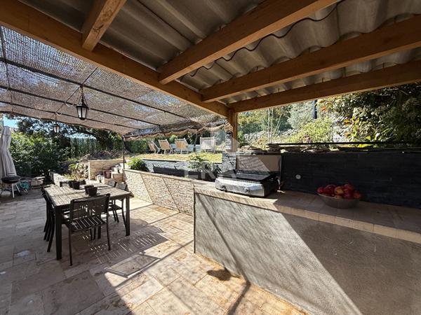 A VENDRE 83470 SAINT MAXIMIN LA SAINTE BAUME MAISON PLAIN PIED DE 95 M² SUR 588 M² DE JARDIN PISCINE