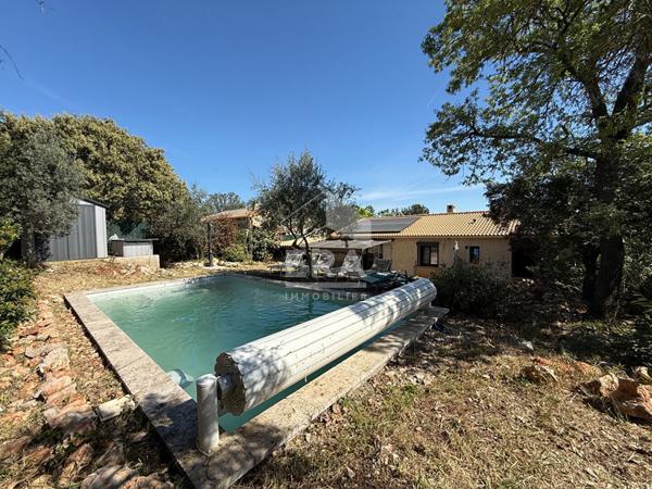 A VENDRE 83470 SAINT MAXIMIN LA SAINTE BAUME MAISON PLAIN PIED DE 95 M² SUR 588 M² DE JARDIN PISCINE