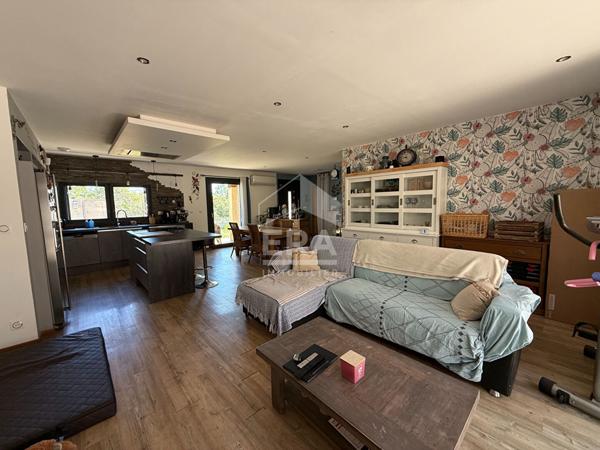 A VENDRE 83470 SAINT MAXIMIN LA SAINTE BAUME MAISON PLAIN PIED DE 95 M² SUR 588 M² DE JARDIN PISCINE