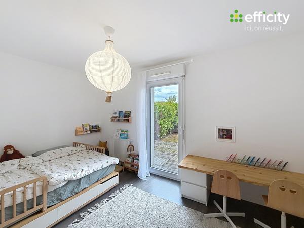 Appartement
         3 pièces
        - 65 m² 200 000 € *