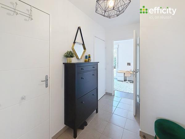 Appartement
         3 pièces
        - 65 m² 200 000 € *