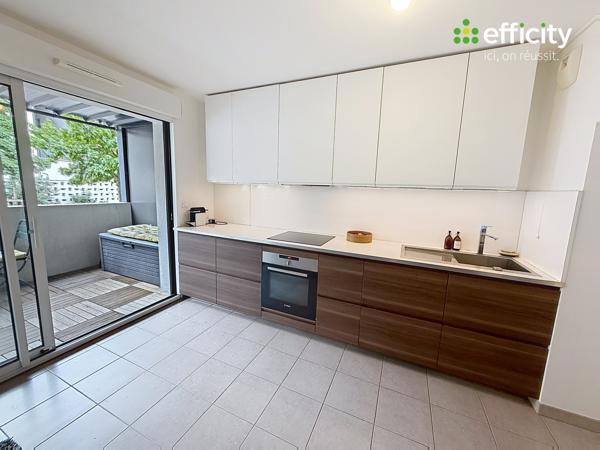 Appartement
         3 pièces
        - 65 m² 200 000 € *