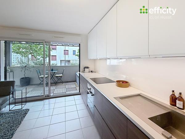 Appartement
         3 pièces
        - 65 m² 200 000 € *