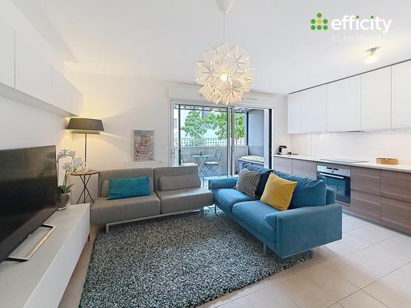 Appartement
         3 pièces
        - 65 m² 200 000 € *