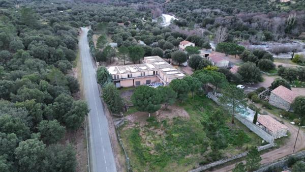 À Vendre à Moltifao (Haute Corse) : “Ancien Hôtel" de 1 500 m2 - Projet de Rénovation