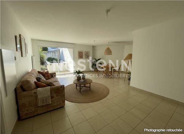 A vendre  secteur La Madeleine à Vannes appartement deux chambres, garage terrasse