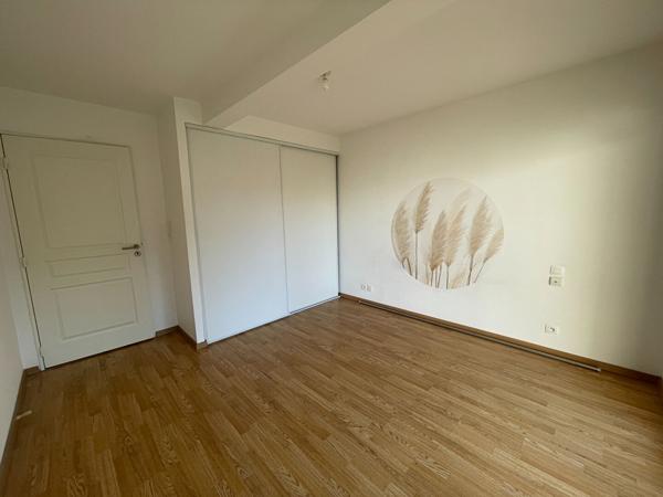A vendre  secteur La Madeleine à Vannes appartement deux chambres, garage terrasse
