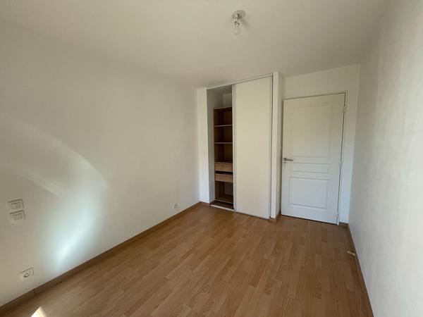 A vendre  secteur La Madeleine à Vannes appartement deux chambres, garage terrasse