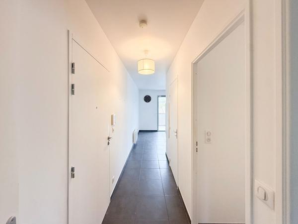 T3 récent avec terrasse et parking ? Fuveau centre à pied ? Résidence intimiste et au calme