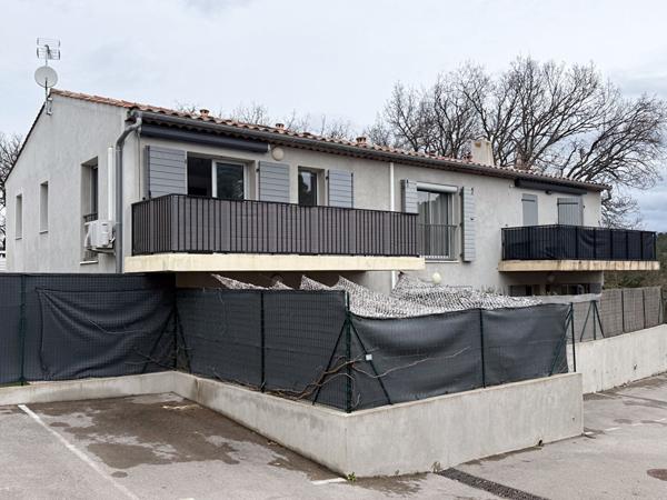 T3 récent avec terrasse et parking ? Fuveau centre à pied ? Résidence intimiste et au calme