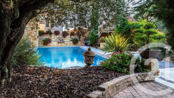 Maison à vendre  30 pièces - 695 m2 PERIGUEUX - 24