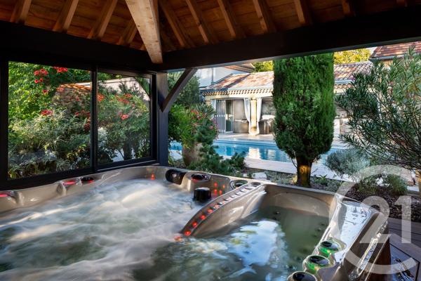 Maison à vendre  30 pièces - 695 m2 PERIGUEUX - 24