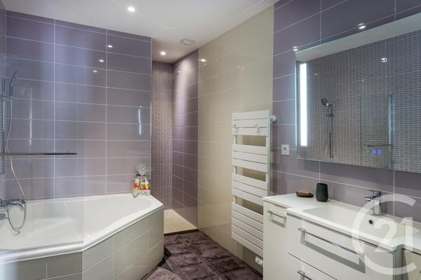 Maison à vendre  30 pièces - 695 m2 PERIGUEUX - 24