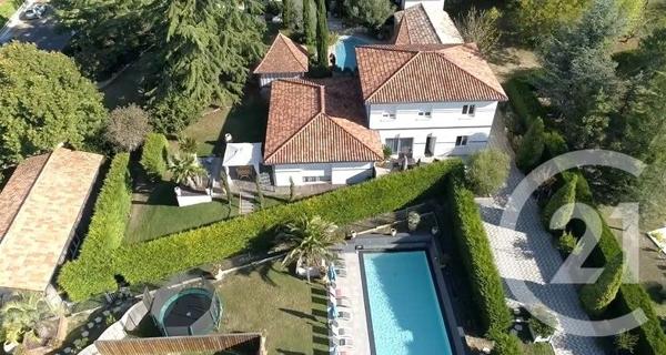 Maison à vendre  30 pièces - 695 m2 PERIGUEUX - 24