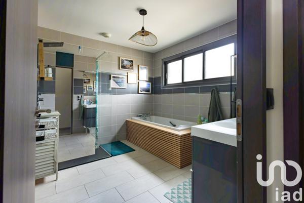 Maison à vendre 5 pièces 139 m² Villenave-d'Ornon