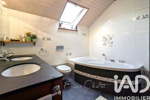 Maison à vendre 8 pièces 190 m² Saint-Étienne-de-Montluc
