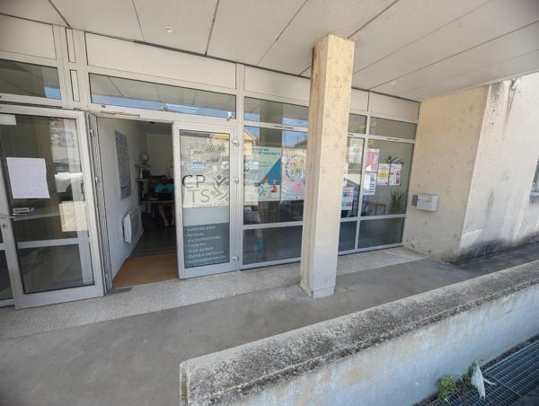 Local commercial loué 46 m² à Marnay - Bâtiment MARNAY CENTRE