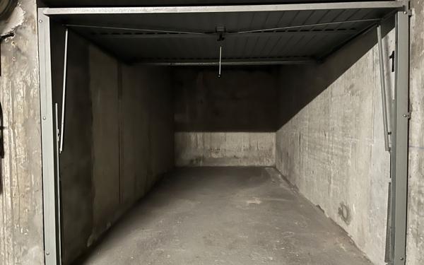 Stationnement à vendre    14 m2 Paris 12