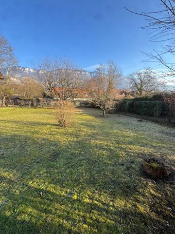 terrain plat evironnement calme