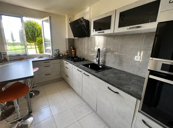 Belle maison familiale 4 chambres avec double garage - quartier agréable, résidentiel !