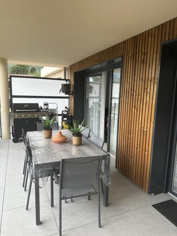 Appartement
         4 pièces
        - 76 m² 435 000 € *