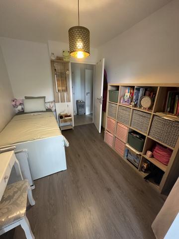 Appartement
         4 pièces
        - 76 m² 435 000 € *