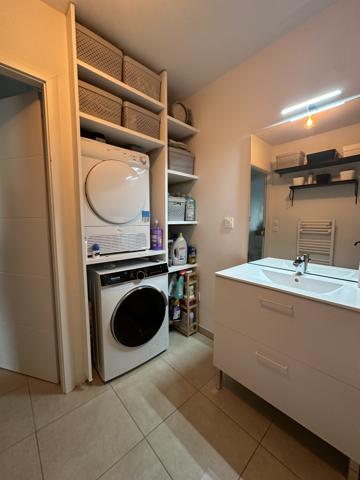 Appartement
         4 pièces
        - 76 m² 435 000 € *