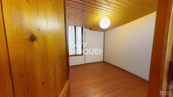 Maison en pierre, garage, jardins