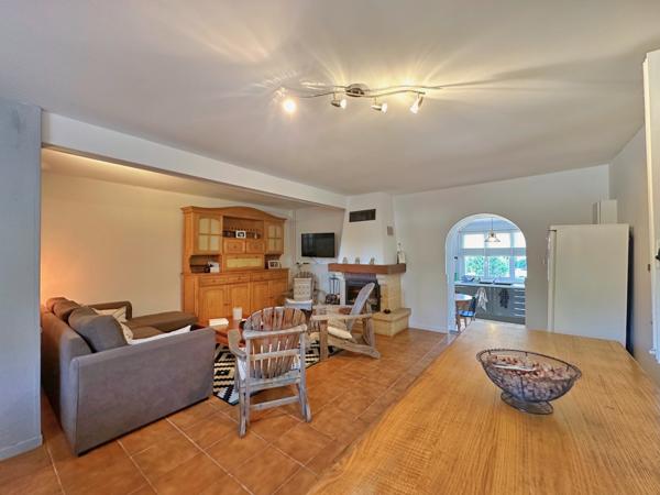 Maison à vendre à Montignac-le-Coq (16390) - Charente