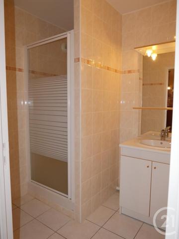 Appartement F3 à vendre  3 pièces - 74 m 2   GUERET  - 23