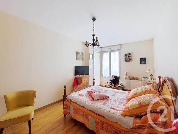 Appartement F3 à vendre  3 pièces - 74 m 2   GUERET  - 23
