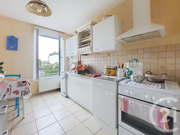 Appartement F3 à vendre  3 pièces - 74 m 2   GUERET  - 23