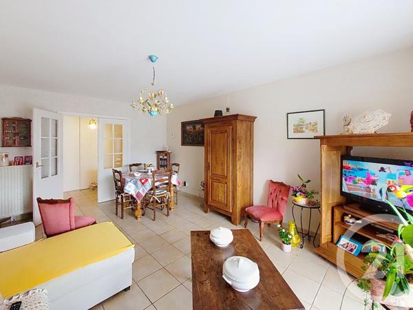 Appartement F3 à vendre  3 pièces - 74 m 2   GUERET  - 23