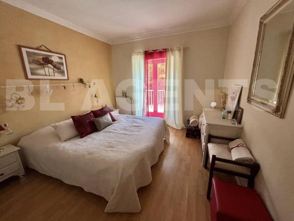 Superbe maison Quercynoise T6 de 202 m² avec piscine et grand terrain