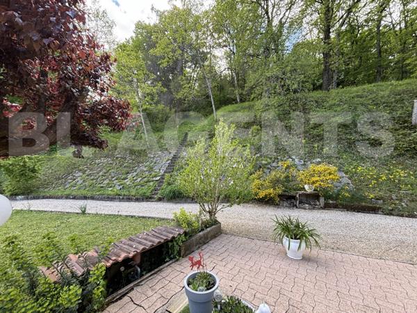 Superbe maison Quercynoise T6 de 202 m² avec piscine et grand terrain