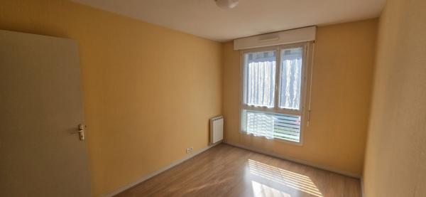 Appartement
                                                                                                                                                                                                                                                                                                                        3 pièce(s)                                                                                                                                                                                                          2 chambre(s)                                                                                                                                                                                                          60  m²